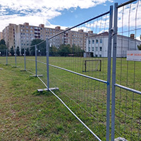 Mobiln oplocen a zbrany